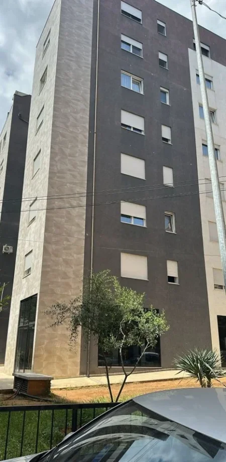 Tirane, shitet ambjent biznesi Kati 0, 100 m² 260.000 € (brryli)