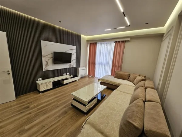Tirane, jepet me qera apartament 1+1+Ballkon Kati 1, 60 m² 500 € (Urban Gate)