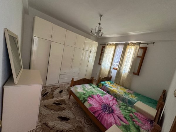 Tirane, jepet me qera shtepi 1+1 Kati 1, 60 m² 270 € ( JEPET ME QERA SUPER HYRJE 1+1 E MOBILUAR NË ALI DEM!)