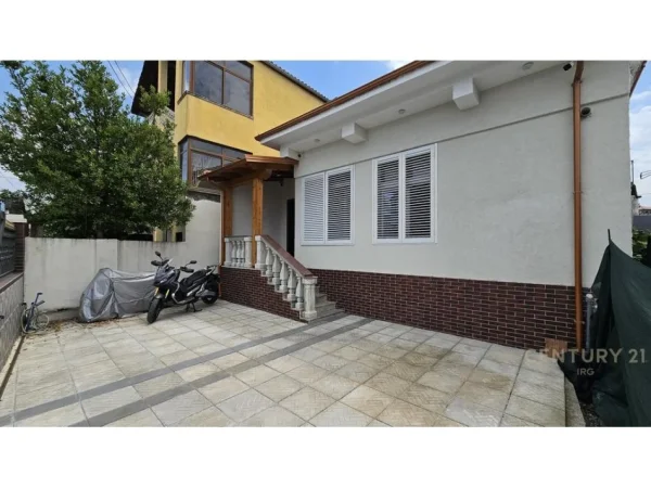 Tirane, shes Vile 2+1 Kati 1, 81 m² 250.000 € (kodra e priftit)
