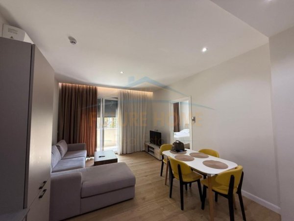 Tirane, shitet apartament 1+1+Ballkon Kati 1, 220 m² 396.000 € 