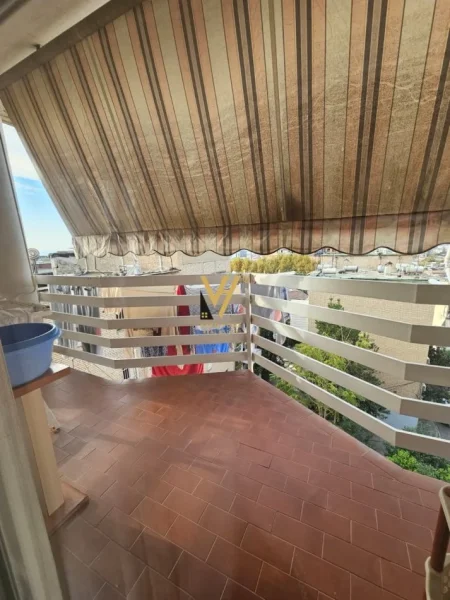 Tirane, shitet apartament 2+1+Ballkon Kati 5, 92 m² 176.000 € (RRUGA E DIBRES)