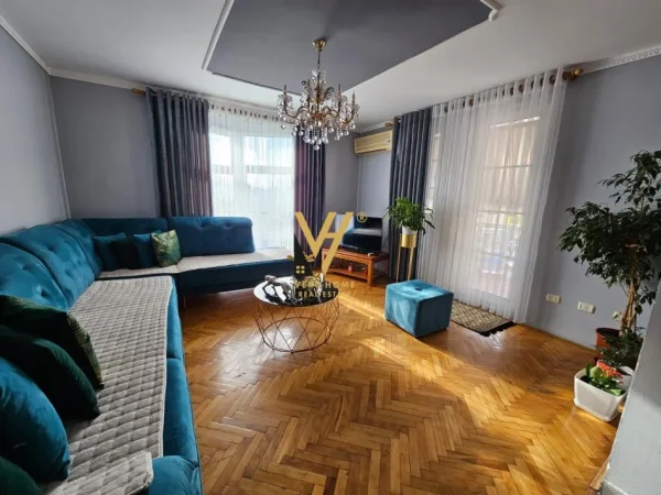 Tirane, shitet apartament 2+1+Ballkon Kati 5, 92 m² 176.000 € (RRUGA E DIBRES)