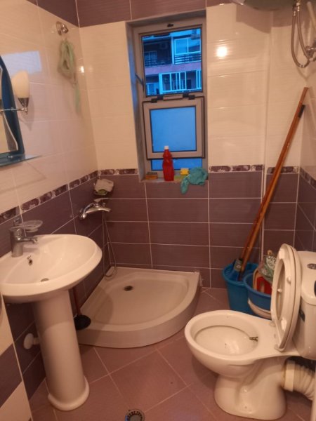 Pogradec, jap me qera garsonier 1+1 Kati 35 € nata(Shetitore)