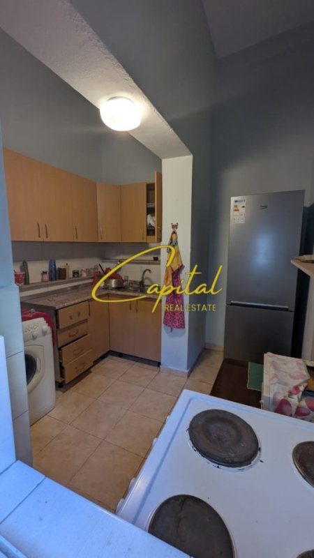 Tirane, jepet me qera apartament 1+1 Kati 2, 65 m² 450 € (ISH BLLOKU)