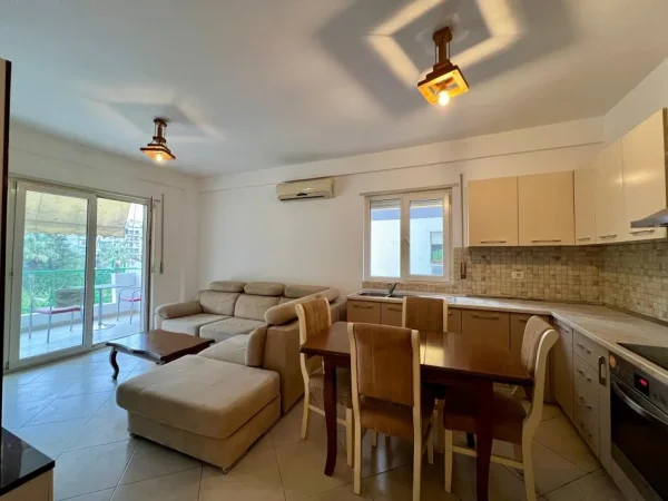 Shqiperi, jepet me qera apartament 2+1+Ballkon Kati 2, 72 m² 600 € (Kopshti Zoologjik - Tirane)