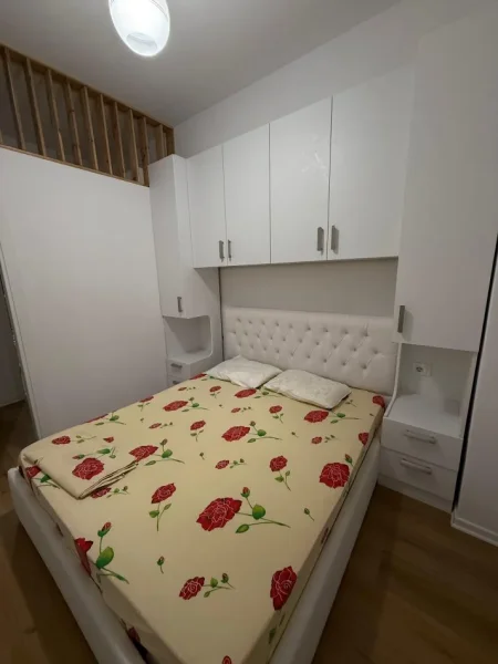 Tirane, jepet me qera apartament 1+1+Ballkon Kati 3, 60 m² 400 € (Kompleksi Kaimi)