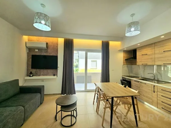 Tirane, jepet me qera apartament+verande | Penthouse 2+1 Kati 2, 100 m² 500 € (kopshti botanik)