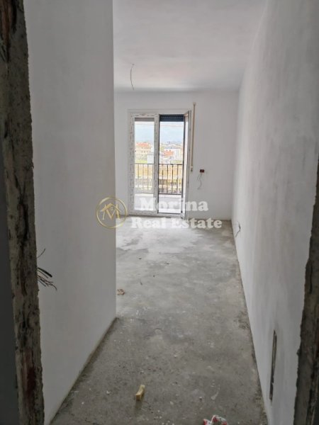Tirane, shes apartament 1+1 Kati 2, 83 m² 100.000 € (Paskuqan)