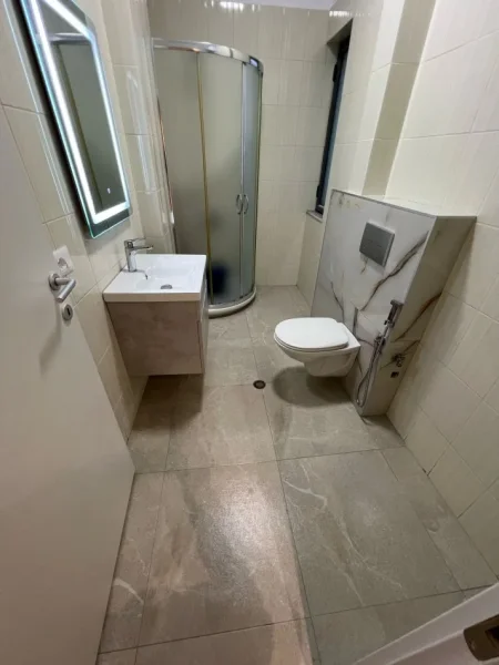 Tirane, shitet apartament 1+1+Ballkon Kati 4, 61 m² 130.000 € (21 Dhjetori)