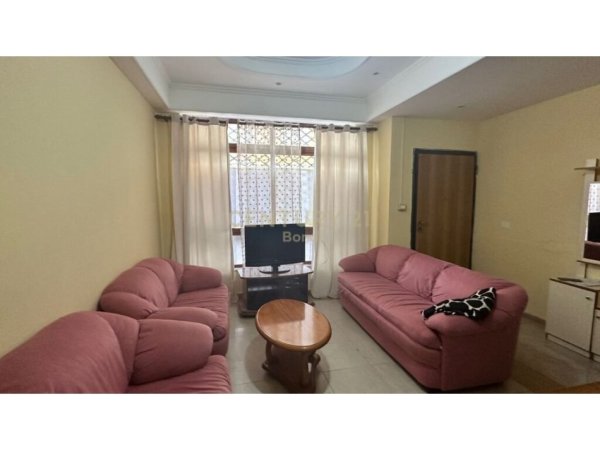 Tirane, jepet me qera apartament 2+1 Kati 1, 50 m² 450 € (Xhamia e Tabakeve)