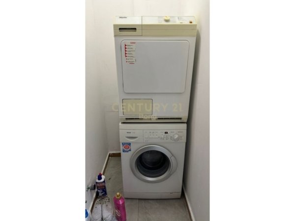 Tirane, jepet me qera apartament 2+1 Kati 1, 50 m² 450 € (Xhamia e Tabakeve)