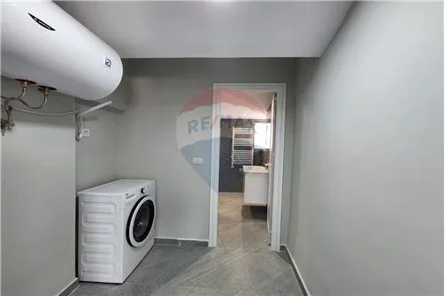 Tirane, jepet me qera apartament 1+1 , 55 m² 470 € (Arben Broci)