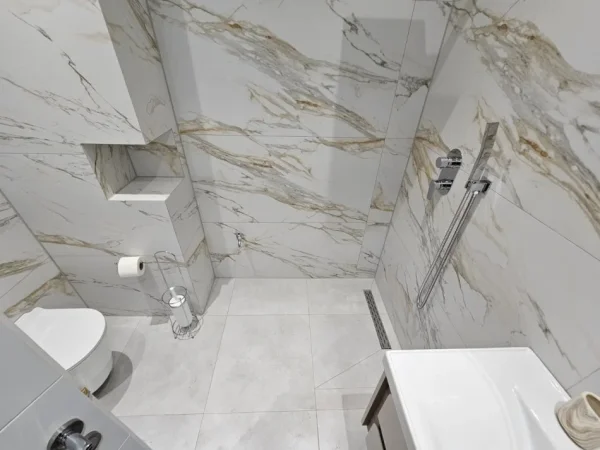 Tirane, jepet me qera apartament 1+1 , 70 m² 500 € 