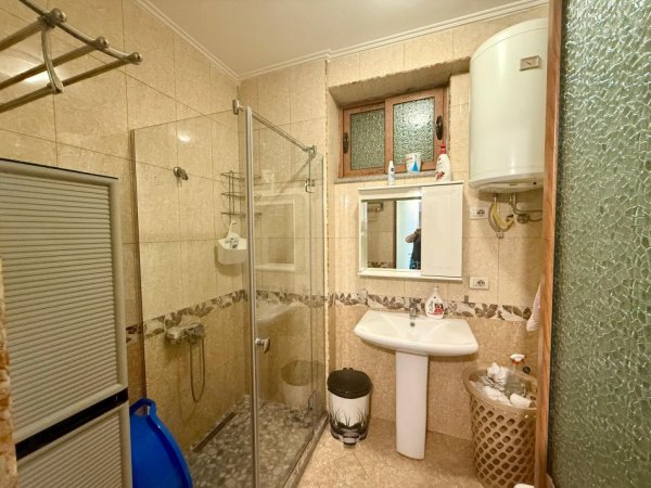 Tirane, jepet me qera apartament 2+1+Aneks+Ballkon Kati 8, 120 m² 600 € (Rruga Aleksander i Madh)