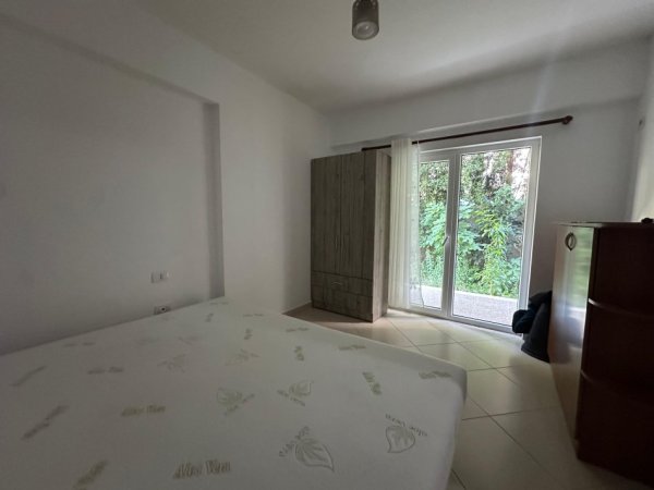 Tirane, jepet me qera garsonier 1+1+Ballkon Kati 0, 40 m² 300 € (&quot;Liqeni i Thate&quot;)
