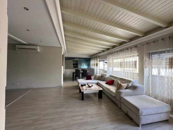 Tirane, shitet apartament Kati 2, 165 m² 250.000 € (Pallati me shigjeta)