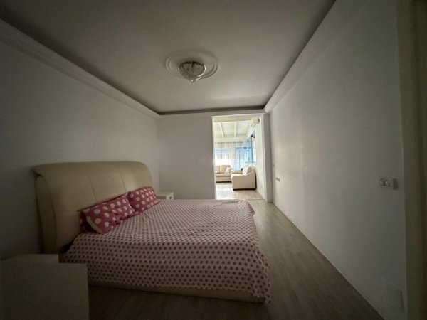 Tirane, shitet apartament Kati 2, 165 m² 250.000 € (Pallati me shigjeta)