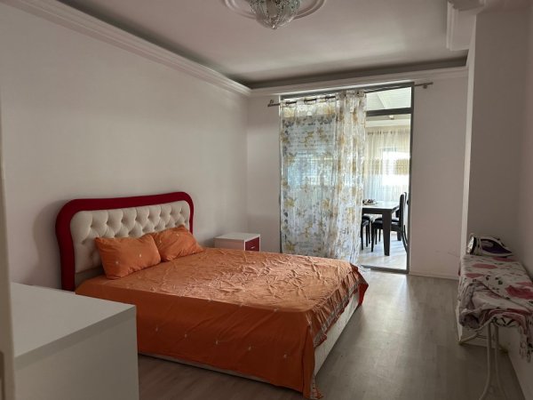 Tirane, shitet apartament Kati 2, 165 m² 250.000 € (Pallati me shigjeta)