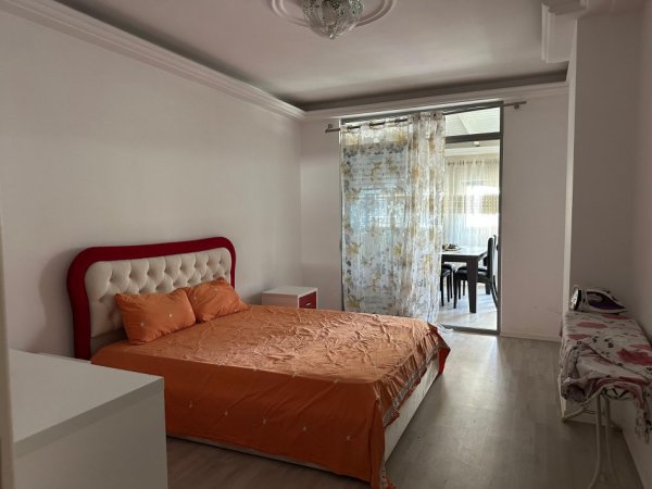 Tirane, shitet apartament Kati 2, 165 m² 250.000 € (Pallati me shigjeta)