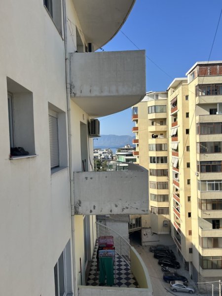 Vlore, jepet me qera apartament 1+1 Kati 4, 50 € (Vlore)