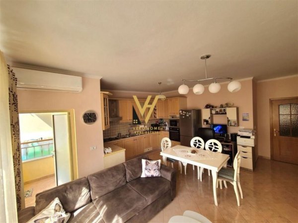 Tirane, shitet apartament 2+1+Ballkon Kati 6, 106 m² 142.000 € (RRUGA E DURRESIT)