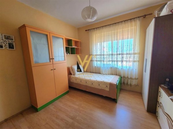 Tirane, shitet apartament 2+1+Ballkon Kati 6, 106 m² 142.000 € (RRUGA E DURRESIT)