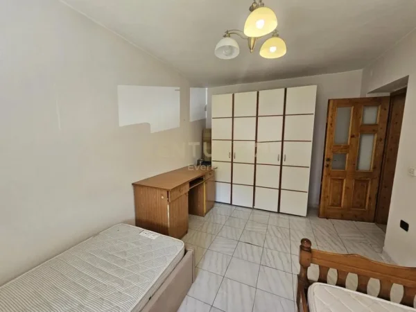 Tirane, shitet apartament 2+1 Kati 2, 68 m² 130.000 € 