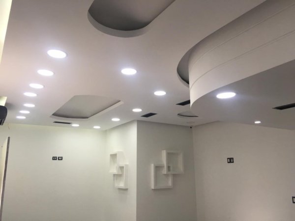 Tirane, jepet me qera ambjent biznesi Kati 0, 45 m² 600 € (myslym shyri)