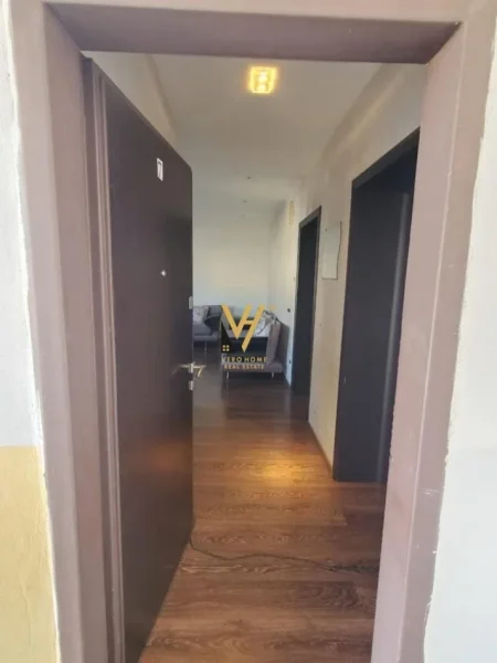 Tirane, jepet me qera apartament 2+1+Ballkon Kati 4, 80 m² 650 € (RRUGA HOXHA TAHSIM)