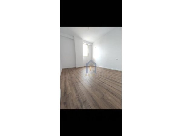 Tirane, shes apartament 1+1+Ballkon Kati 4, 83.000 € 