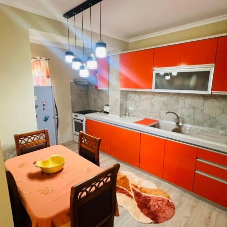 Tirane, jepet me qera apartament 2+1 Kati 4, 70 m² 600 € 