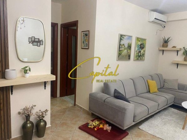 Tirane, jepet me qera apartament 1+1 Kati 2, 70 m² 500 € (KOMUNA E PARISIT)