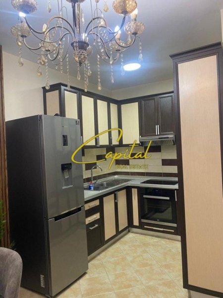 Tirane, jepet me qera apartament 1+1 Kati 2, 70 m² 500 € (KOMUNA E PARISIT)