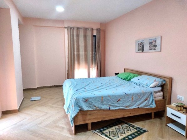 Tirane, jepet me qera : 1+1+ 2 Ballkone || Pllt.2025 -📍Prane Shkolles se Baletit - 600€- S. 75m² - Kt.5
