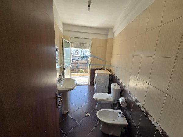 Tirane, jepet me qera apartament 2+1 Kati 6, 112 m² 500 € 