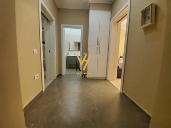 Tirane, jepet me qera apartament 2+1+Ballkon Kati 1, 100 m² 800 € (RRUGA E DIBRES)