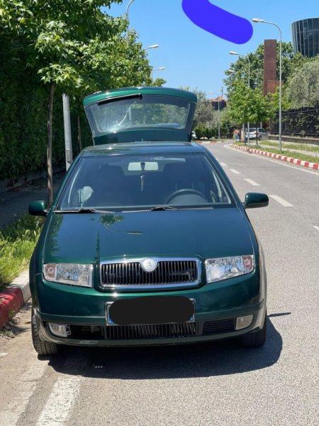 Tirane, shitet makine Skoda Fabia , jeshile manuale Kondicioner 270.000 km 2.500 €