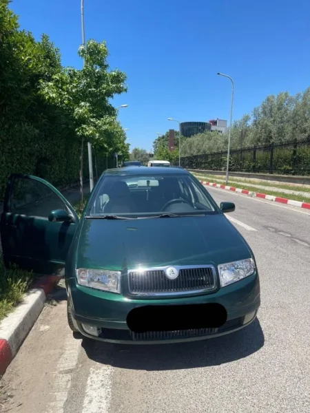 Tirane, shitet makine Skoda Fabia , jeshile manuale Kondicioner 270.000 km 2.500 €