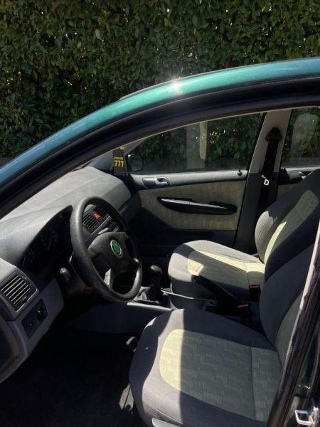Tirane, shitet makine Skoda Fabia , jeshile manuale Kondicioner 270.000 km 2.500 €