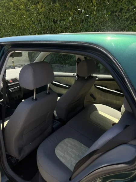 Tirane, shitet makine Skoda Fabia , jeshile manuale Kondicioner 270.000 km 2.500 €