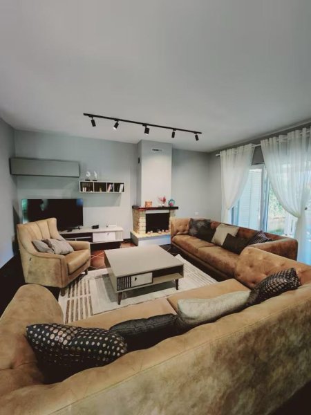 Golem, shitet Vile 3+1 , 170 m² (Golem)