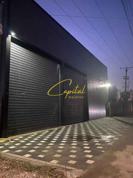 Tirane, jepet me qera magazine Kati 0, 160 m² 1.000 € (QTU)