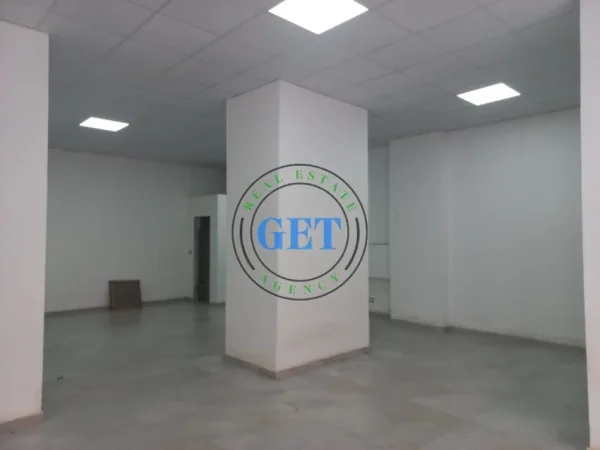 Durres, jepet me qera ambjent biznesi Kati 0, 90 m² 600 € 