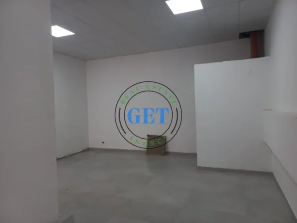Durres, jepet me qera ambjent biznesi Kati 0, 90 m² 600 € 