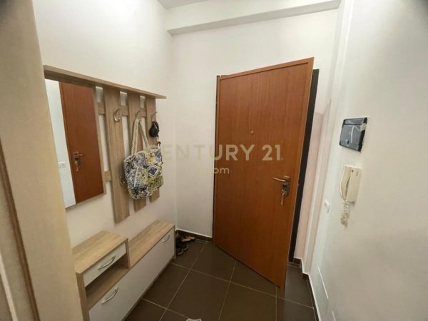 Tirane, jepet me qera apartament 2+1+post parkimi  Kati 2, 85 m² 600 € (Liqeni i Thate)