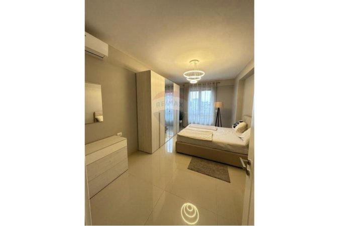 Tirane, jepet me qera apartament 1+1 , 110 m² 800 € (Tregu Cam)