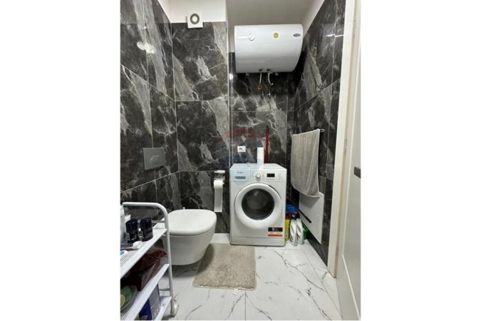 Tirane, jepet me qera apartament 1+1 , 110 m² 800 € (Tregu Cam)