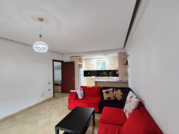 jepet me qera apartament,  450 € (yzberisht)
