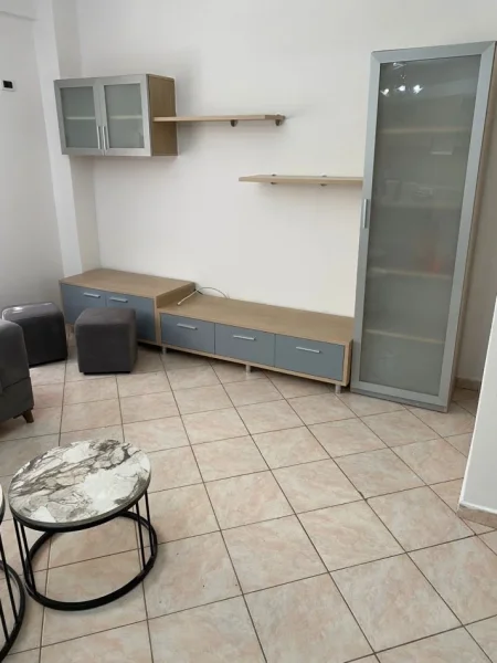 Tirane, jepet me qera Kati 2, 120 m² 1.300 € ( JEPET ME QERA SUPER APARTAMENT 2+1+2 BALLKONE NE BLLOK NE ZEMER TE TIRANES I PËRSHTATSHËM PËR ZYRA)